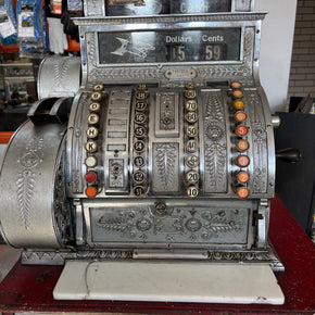 Caisse antique $ 1 500.00